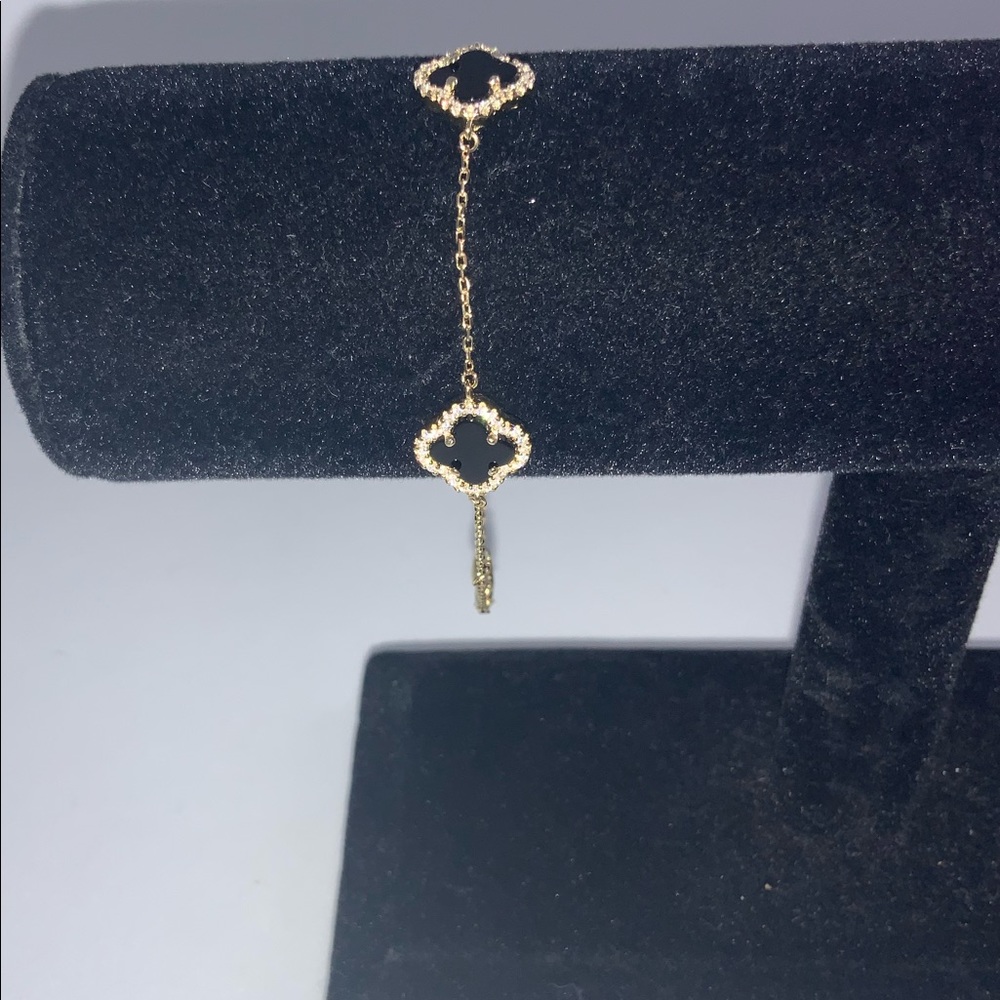 18k Onyx Clover Bracelet - Picture 7 of 12